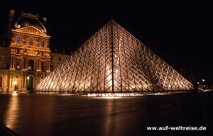 Paris, Frankreich, Europa, Louvre, Museum, Nacht, Licht, beleuchtet, Bauwerk, Architektur, Kunst